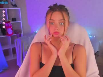 webcam girl kralya_smile live cam image #4622673