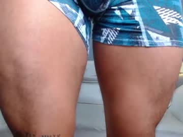 webcam man oversized_guy live cam image #4933067