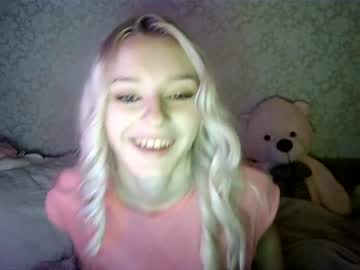 webcam girl kelly_mitch live cam image #4175076