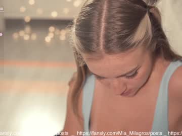 webcam girl mia_milagros live cam image #3558027