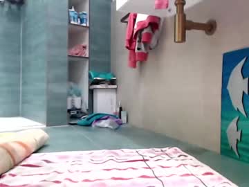 webcam girl lets_slip_and_slide live cam image #7595408