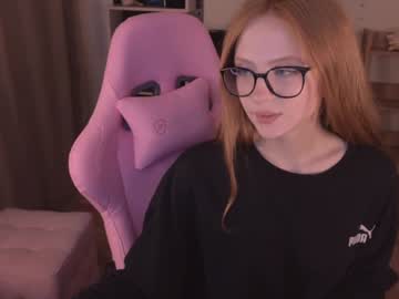 webcam girl plastic_beach live cam image #10065255