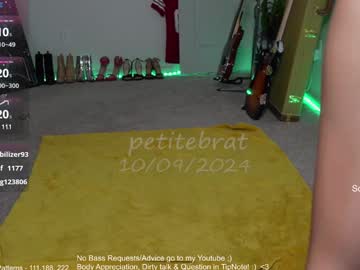 webcam girl petitebrat live cam image #10725336