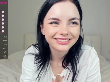 webcam girl cute_caprice live cam image #6393000