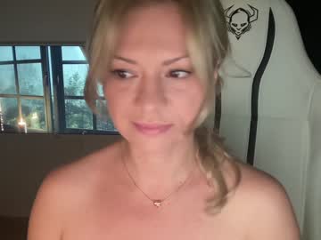 webcam girl kiradivine live cam image #3506010