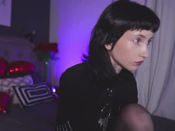 webcam girl carmilamoon live cam image #11833159