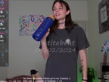 webcam girl petitebrat live cam image #9828942