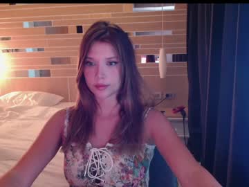 webcam girl bitter_moon live cam image #6947099