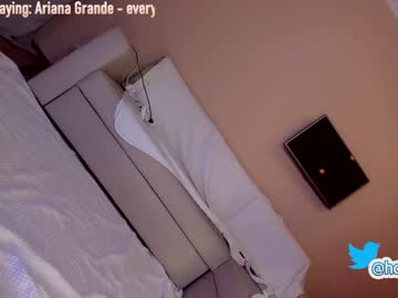 webcam girl hollyextra live cam image #3574506