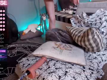 webcam girl careful_i_bite live cam image #5170360