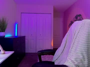 webcam girl oliviaowens live cam image #10727259