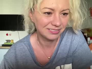 webcam girl kiradivine live cam image #6263336