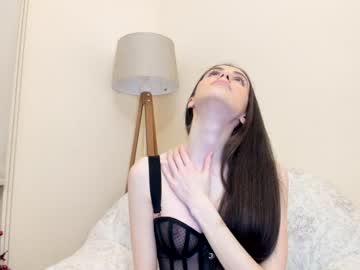 webcam girl snowww_white live cam image #8635545