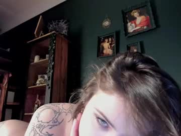 webcam girl bmwm5f90 live cam image #11241778