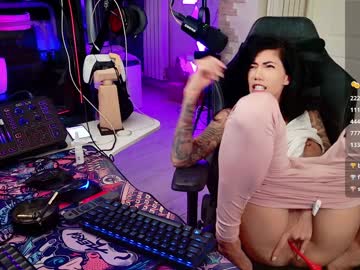 webcam girl evelyne92 live cam image #10706311
