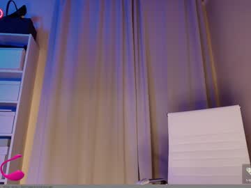 webcam girl hollyextra live cam image #12617579