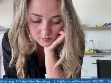 webcam girl bloomyogi live cam image #5623137