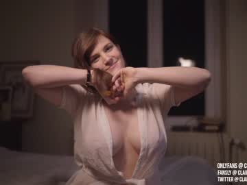 webcam girl claire_moulin live cam image #1829878