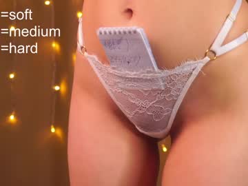 webcam girl helenmoors live cam image #6035483