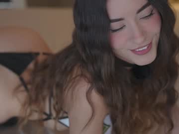 webcam girl emyii live cam image #11149497