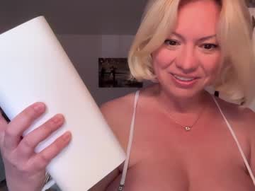 webcam girl kiradivine live cam image #12680123
