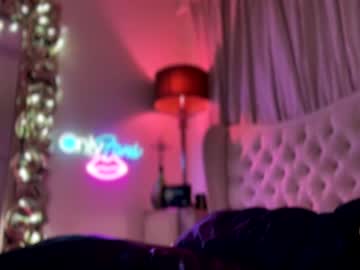 webcam girl avalonnfoxx live cam image #12720707