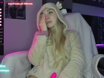 webcam girl xxxhoneyxx live cam image #4677000