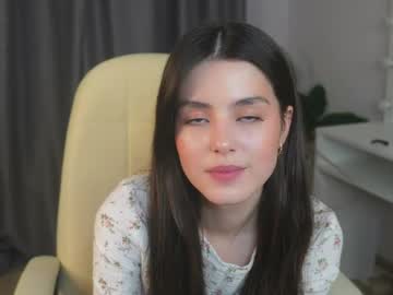 webcam girl lucky_forme live cam image #12007510