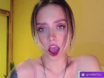 webcam girl _yvie_ live cam image #4509441