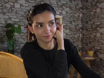 webcam girl urcutelinda live cam image #10361150