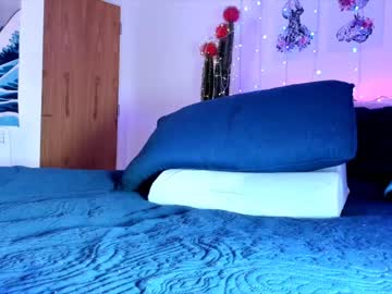 webcam girl littlee33 live cam image #2473476