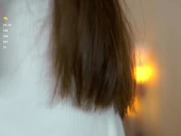 webcam girl peek_in_my_window live cam image #10706363