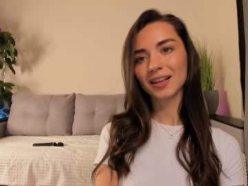 webcam girl nicoleluuv live cam image #10516352