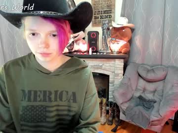webcam girl murbears_world live cam image #3070640
