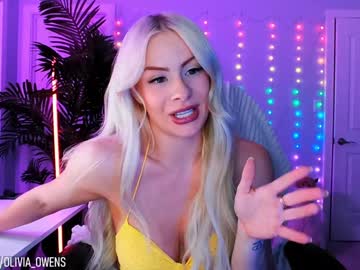 webcam girl oliviaowens live cam image #10045057