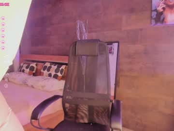 webcam girl yolandabertha live cam image #4845658