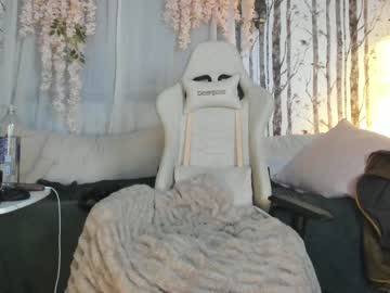 webcam girl juliette_garden live cam image #8248260