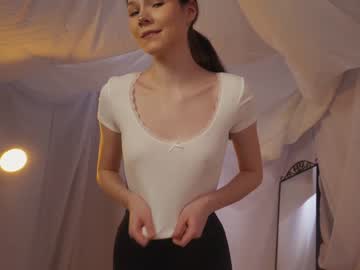 webcam girl kateuwugirl live cam image #8800123