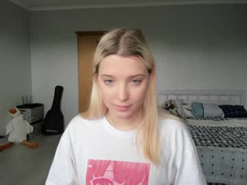 webcam girl belle_ellie live cam image #6442161