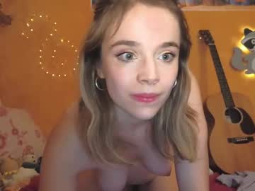 webcam girl cute_alyssia live cam image #6818304