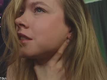 webcam girl milly_shy live cam image #11272444