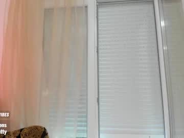 webcam girl sweety_rinushka_ live cam image #2959084