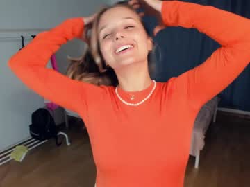 webcam girl melissakissaa live cam image #6806494