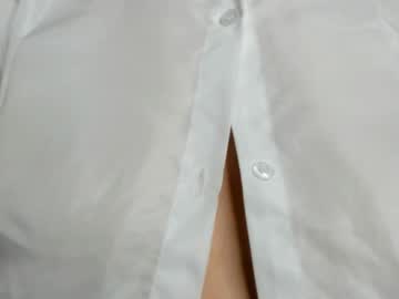 webcam girl lauratanguy live cam image #10895143