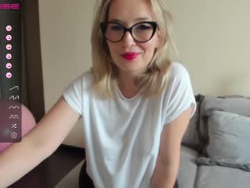 webcam girl emilymilf__ live cam image #6318618