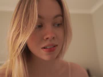 webcam girl bibi_it_is live cam image #12122722