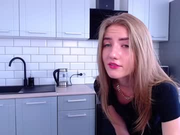 webcam girl ella__sweety live cam image #1833983