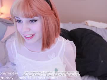 webcam girl runesy live cam image #1748602