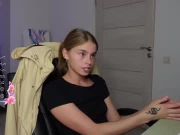 webcam girl abby_laker live cam image #10468186