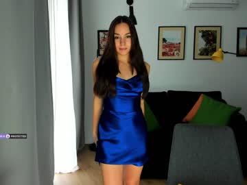 webcam girl intrigueeme live cam image #9410802